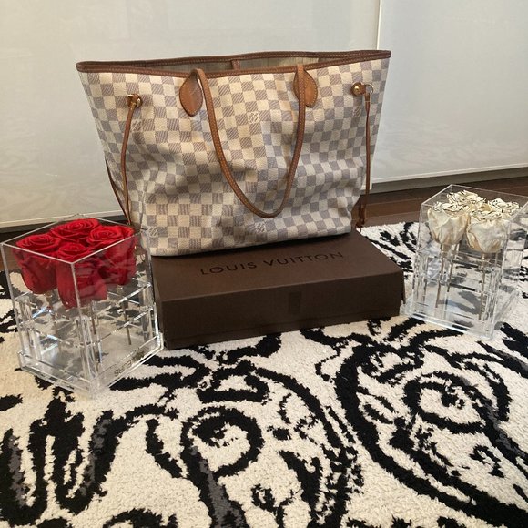 Louis Vuitton Authentic purse - Picture 1 of 3